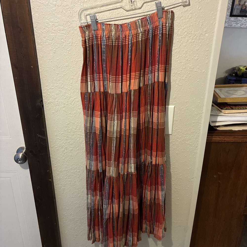 Vintage 1980s 90s Hairston Roberson Ropa Western style Broom skirt S (USA) Reds